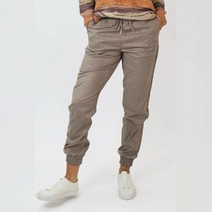 DEAR JOHN Jacey Super Highrise Cropped Jogger Pants NWOT
